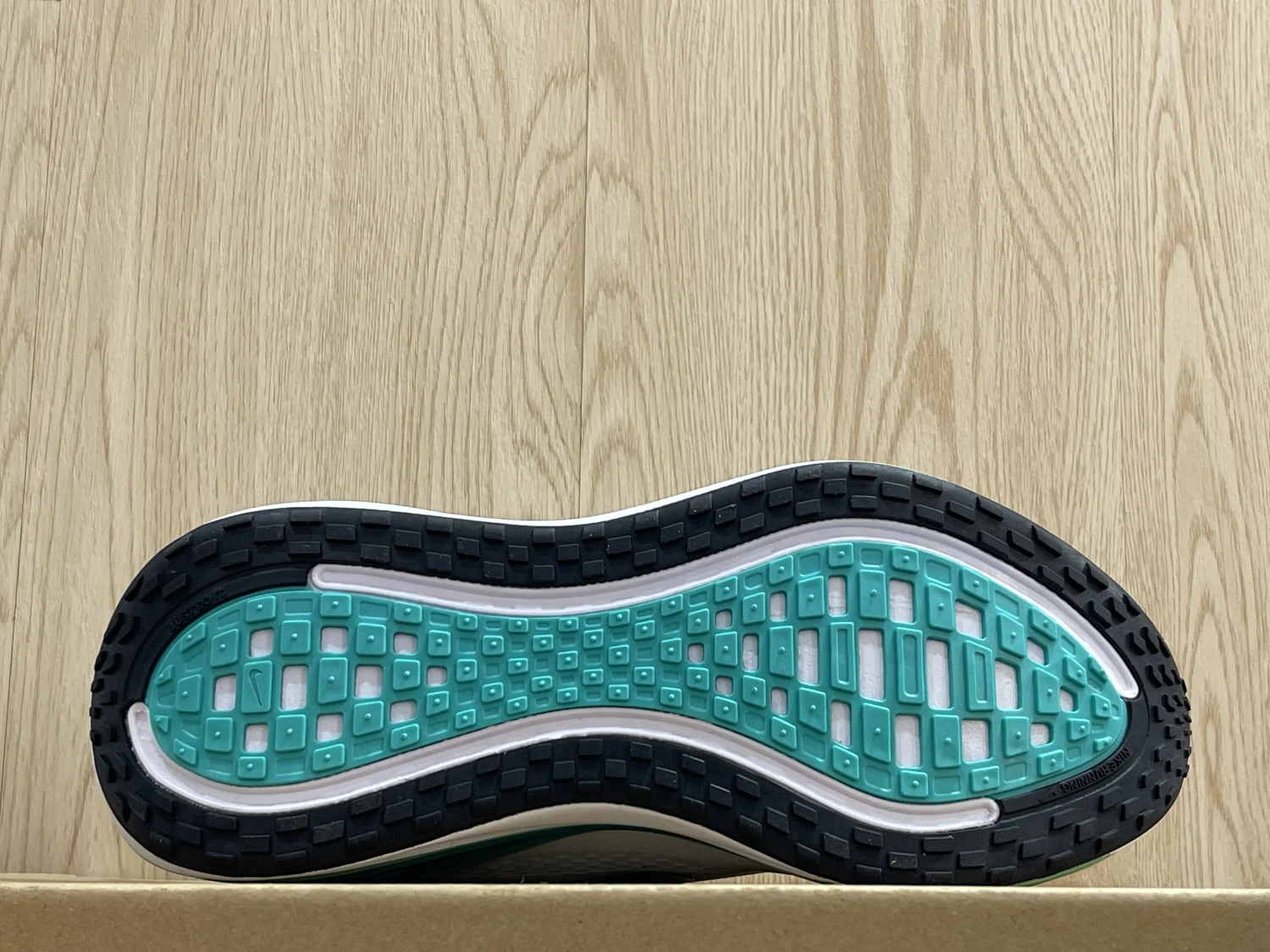 Nike ZoomX Running Sneakers – White Aqua Green Edition