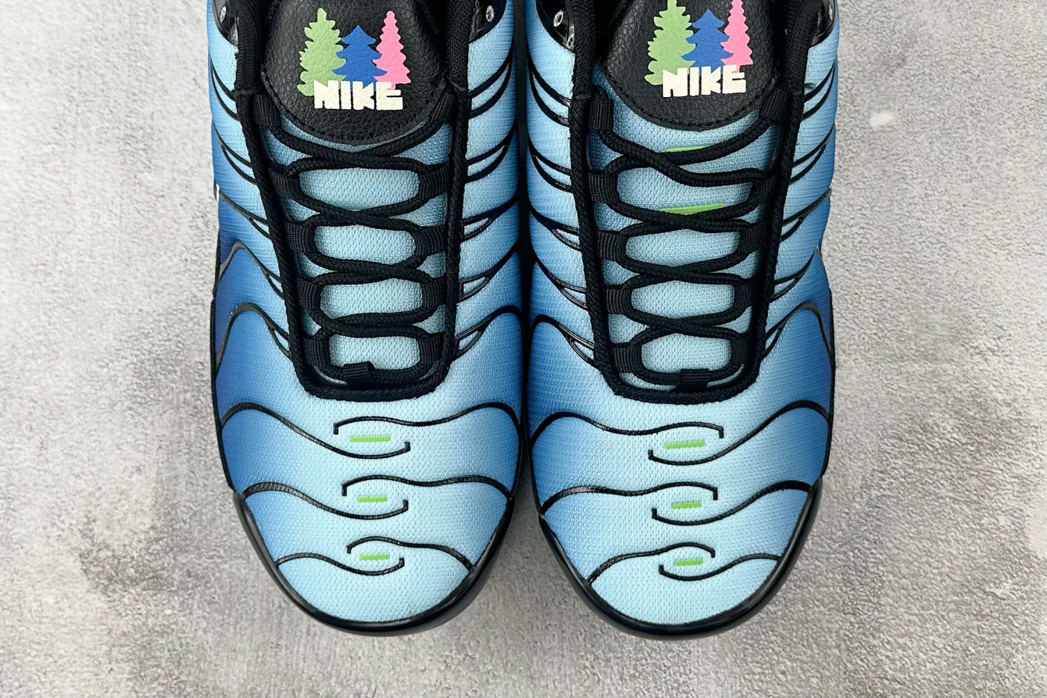 Nike Air Max Plus TN – Sky Blue / Black Gradient