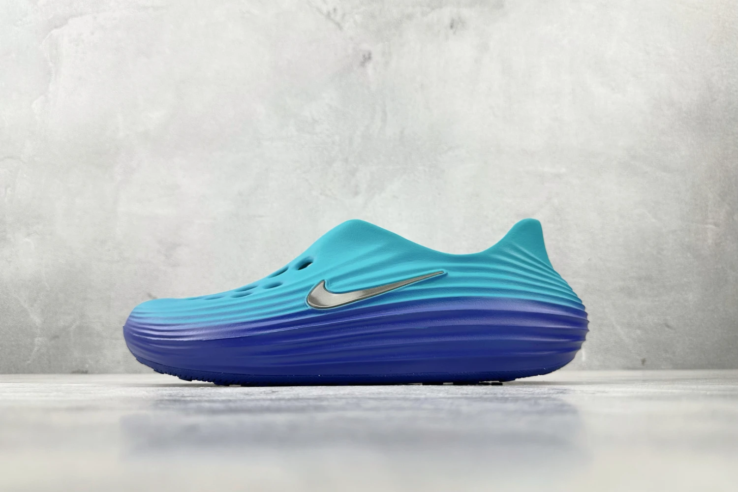 Nike Calm Mule – Aqua Blue & Purple Gradient