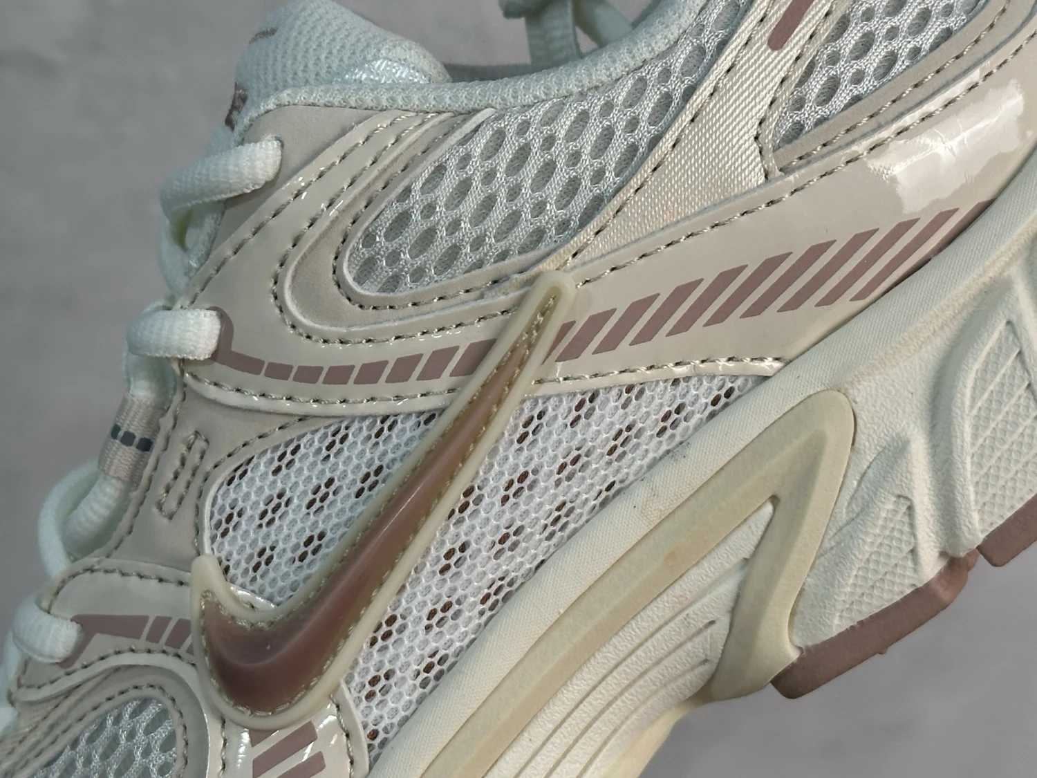 Nike Air Max Moto 2K – Sail White, Soft Beige & Rose Gold