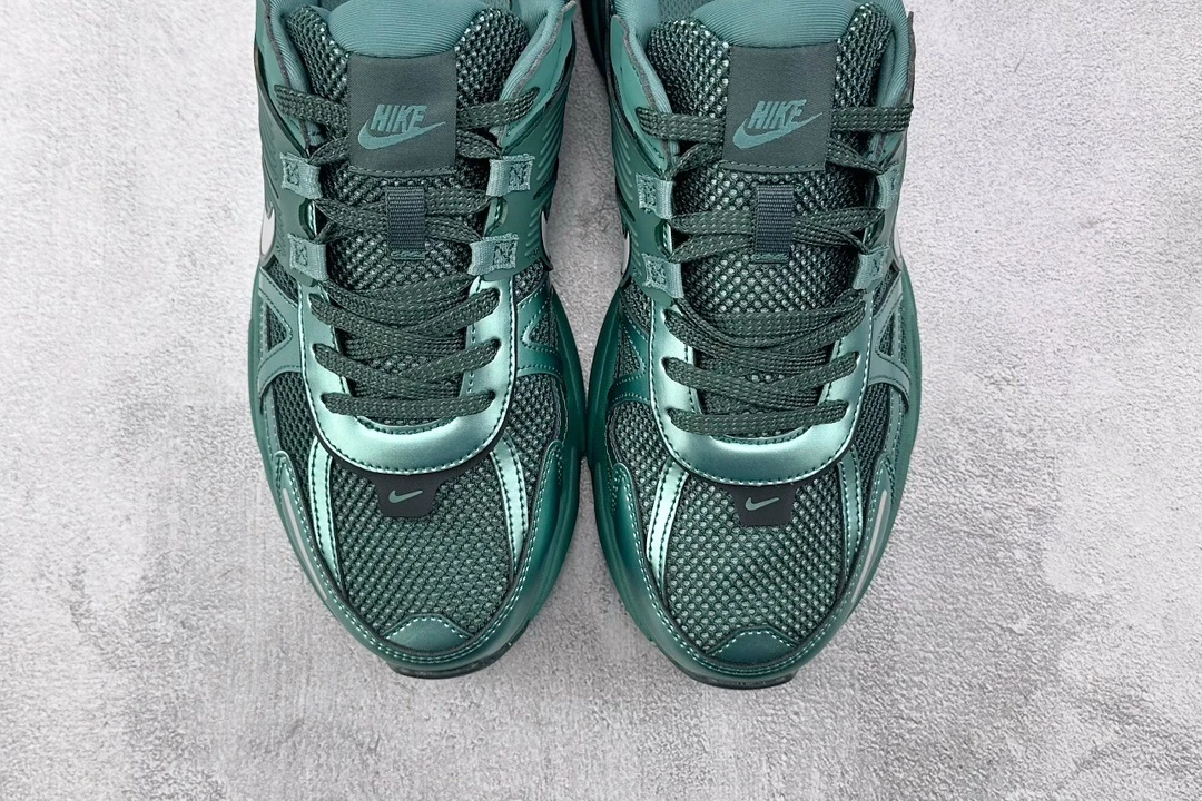 Nike P-6000 – Dark Forest Green & Emerald Green