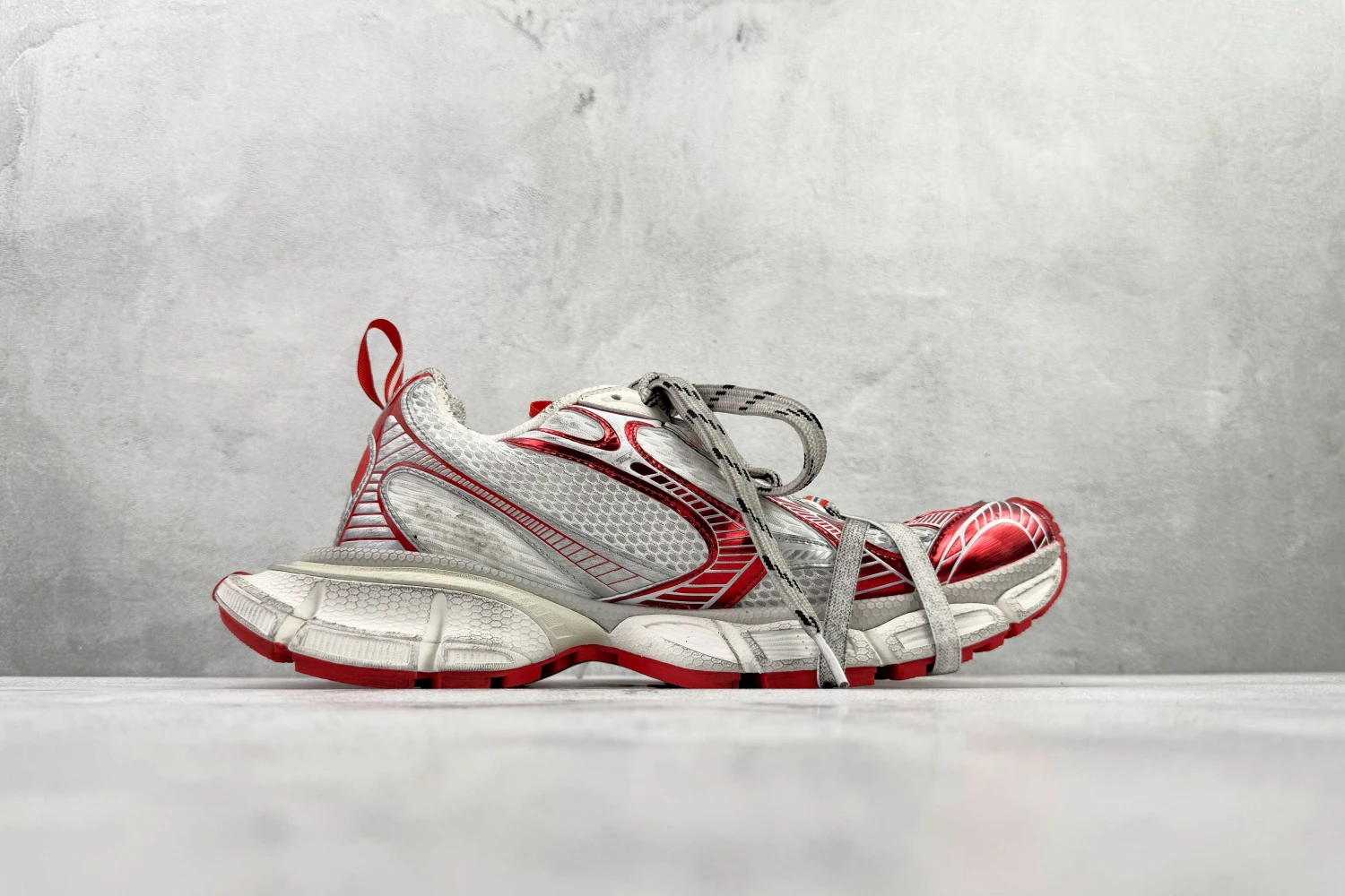 Balenciaga 10XL Sneaker – White Red Distressed Edition