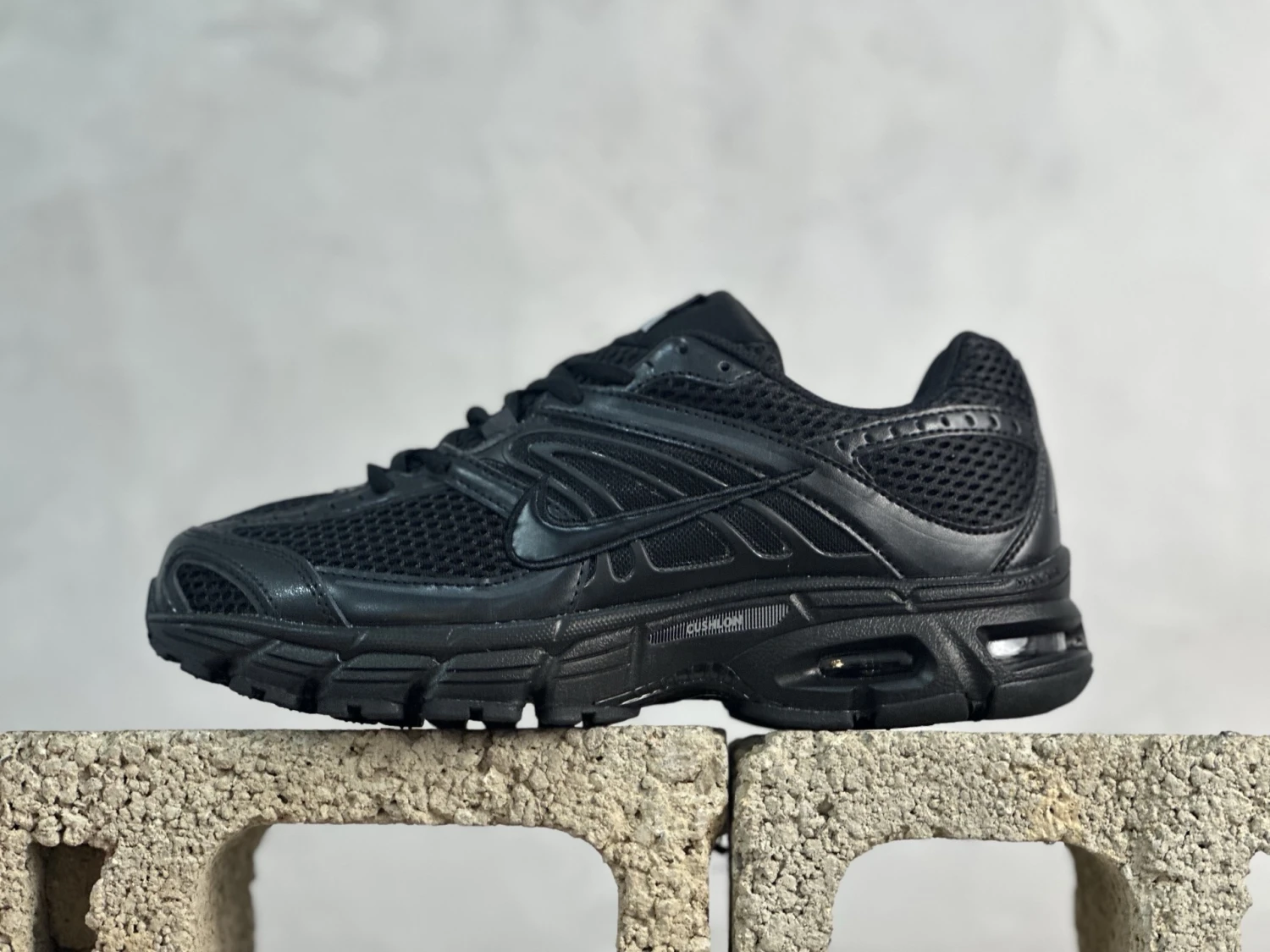 Nike Air Max Moto 2K – Triple Black