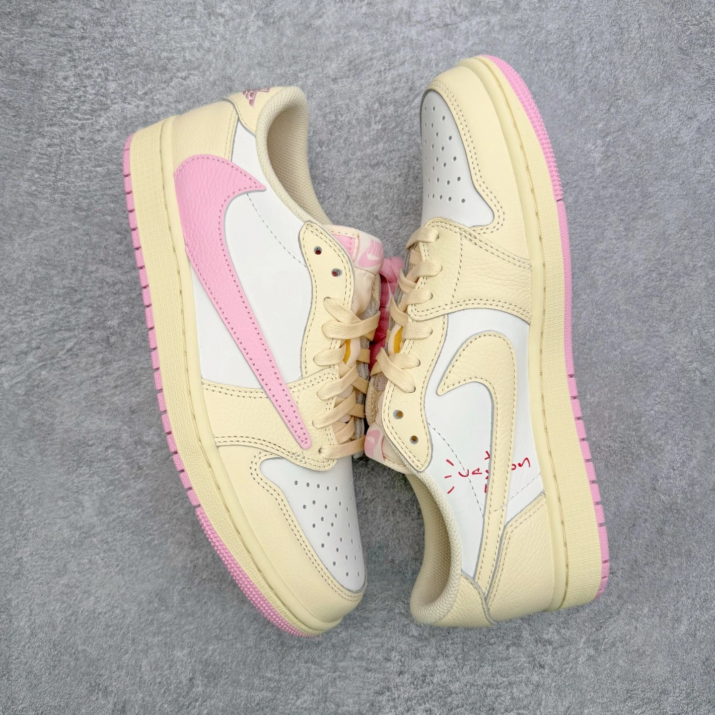 Travis Scott x Air Jordan 1 Low Sneakers – Sail White Pink
