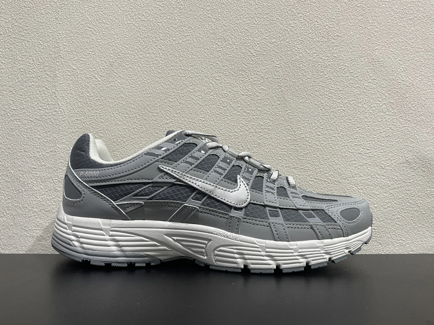 Nike Bomberman Series Sneakers – Charcoal Grey & Light Grey