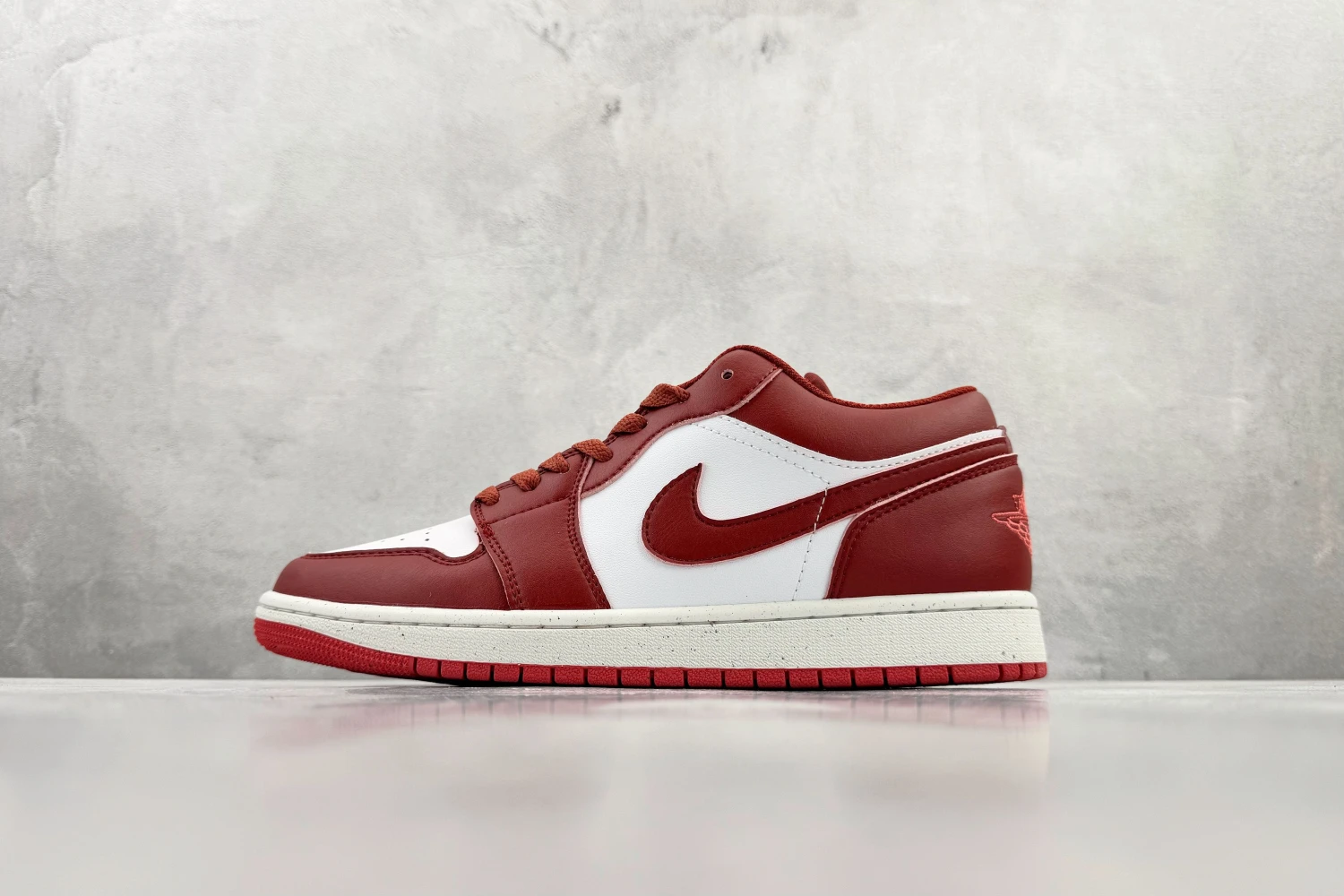 Air Jordan Low Varsity Red