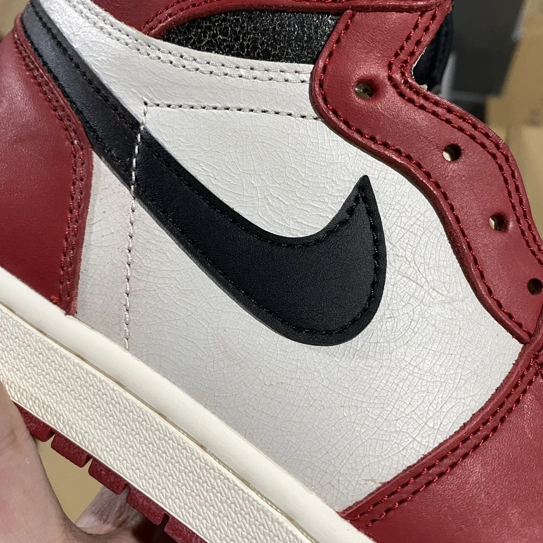 Air Jordan 1 High OG "Chicago" – Men's Premium High-Top Sneakers