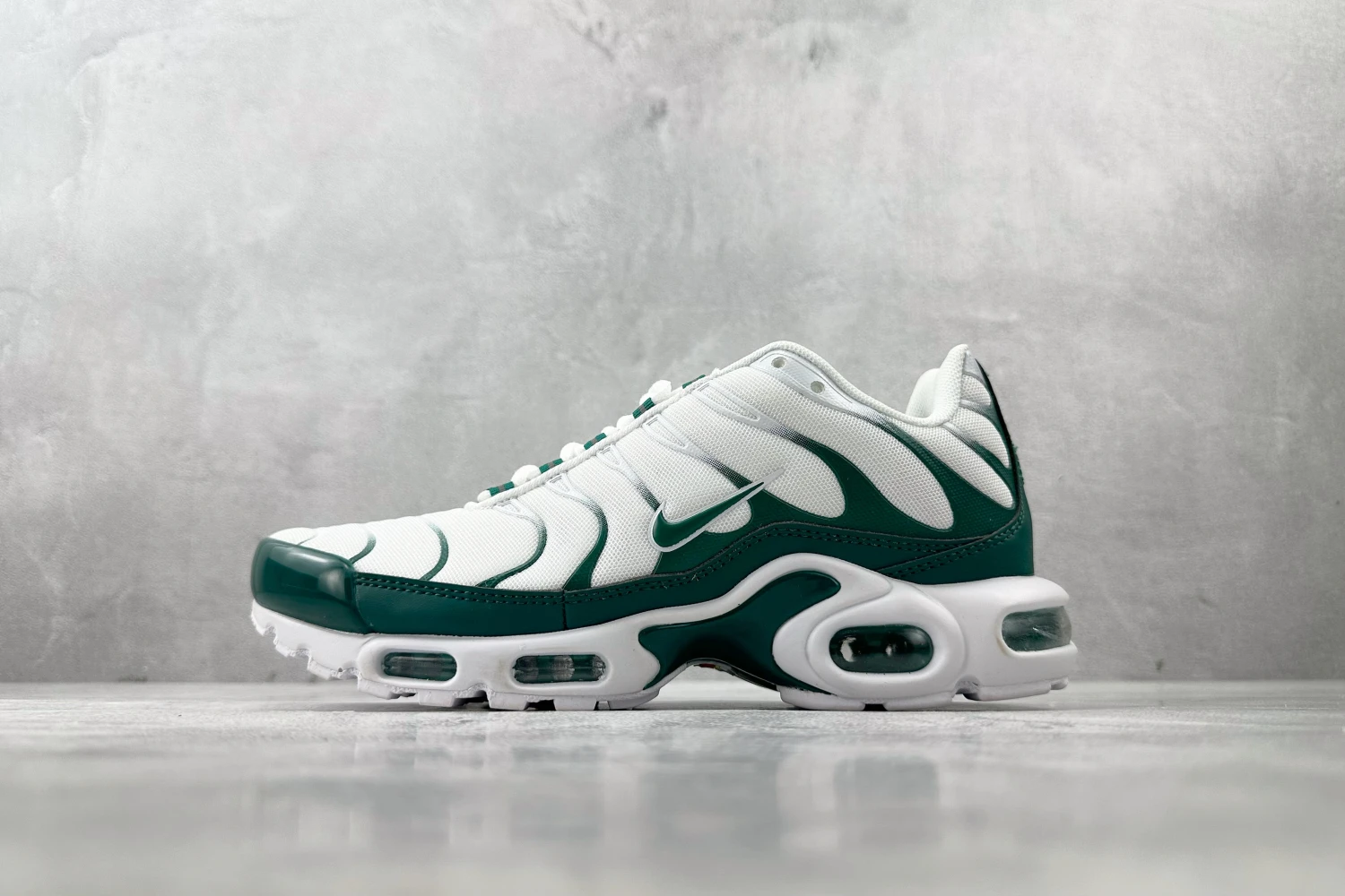 Nike Air Max Plus TN x Lacoste – White / Forest Green