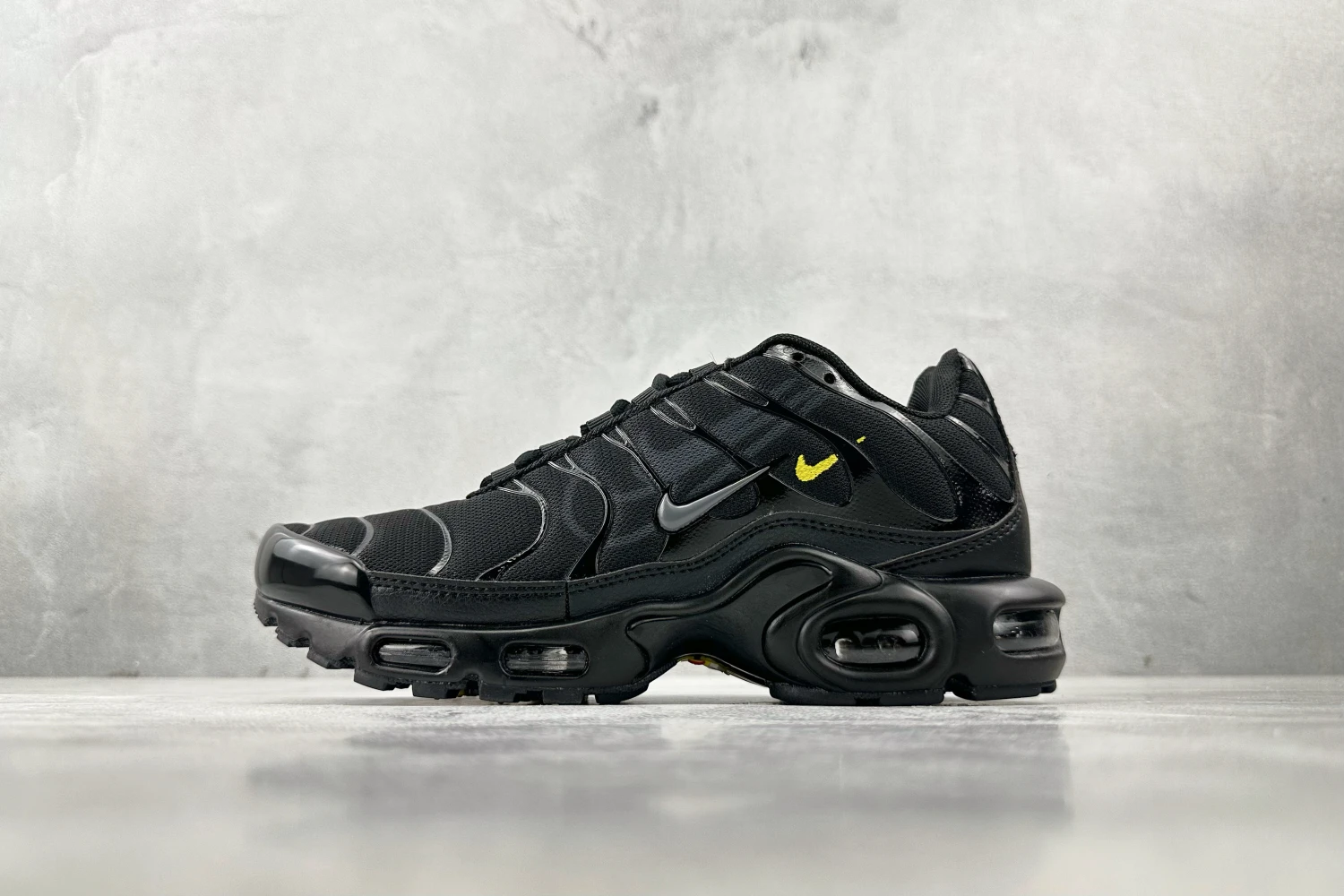 Nike Air Max Plus TN – Triple Black