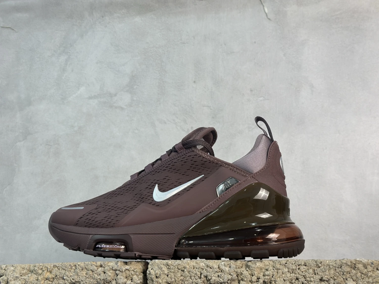 Nike Air Max 270 Sneakers – Deep Brown