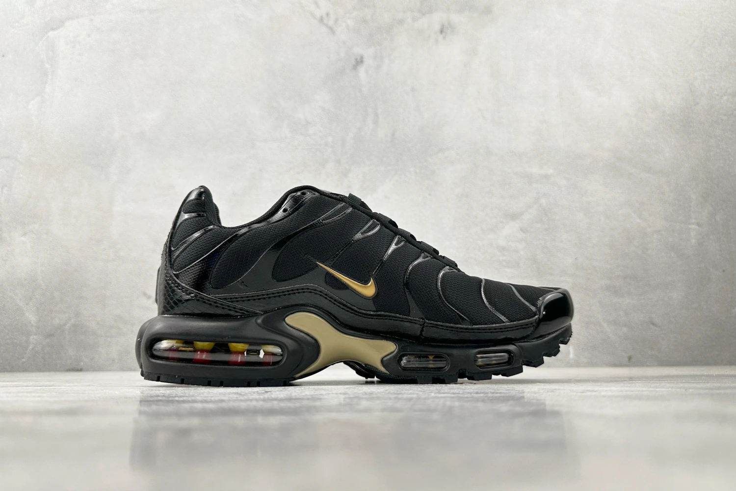 Nike Air Max Plus TN Black Gold Premium Running Sneakers