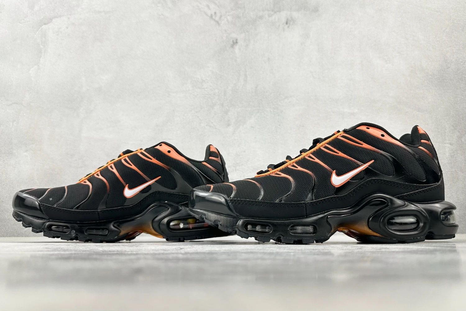 Nike Air Max Plus TN Black Sunset Orange Running Sneakers
