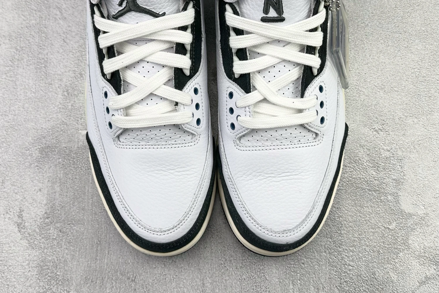 Air Jordan Retro – White, Black & Blue Sneakers