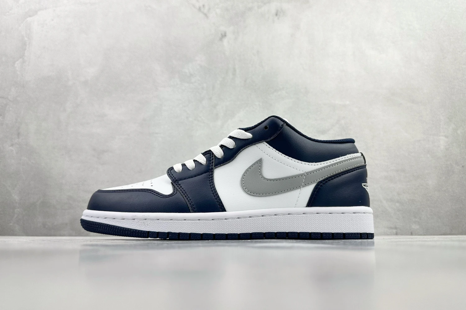 Air Jordan Low Midnight Navy