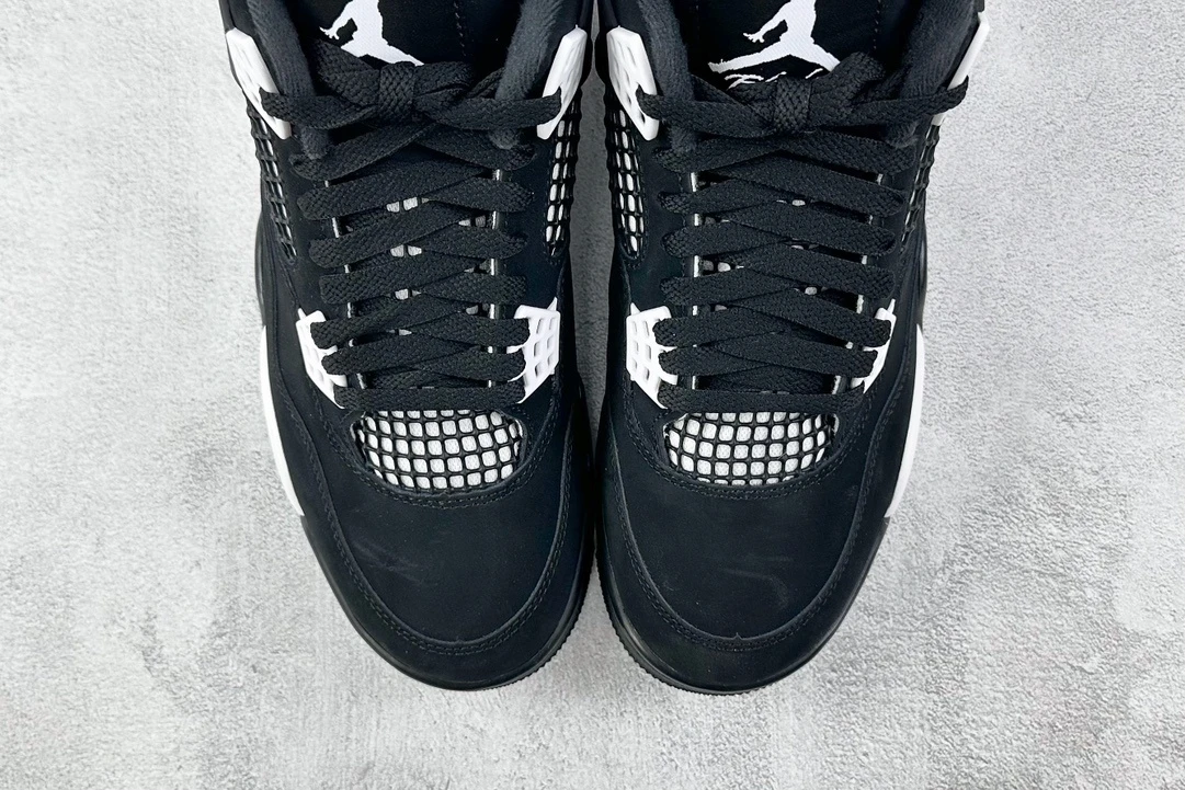 Jordan Sneakers Triple Black Edition